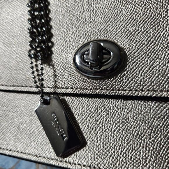 Coach Bowery Crossbody Purse in Metallic Champange/ Platinum color - Picture 2 of 7